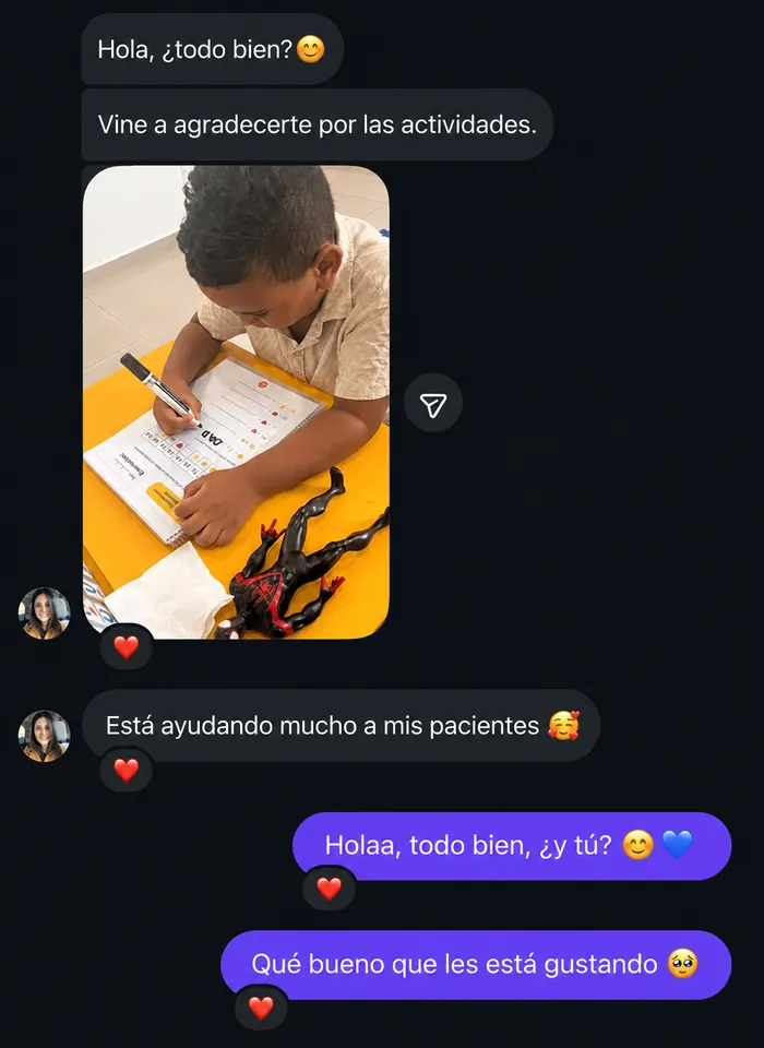 Captura de Instagram donde una clienta comparte una foto de un niño usando una ficha del kit